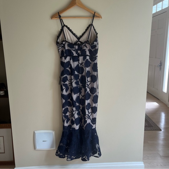 Lulu’s Navy Alluring Dream Maxi Formal Dress Sz M NWT - Picture 4 of 12